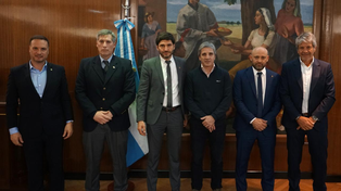 Enrico, Olivares, Pullaro, Caputo y Puccini durante el encuentro en el Palacio de Hacienda donde se habló sobre la Caja de Jubilaciones.