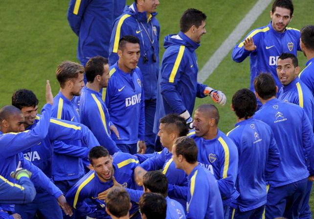 Boca entrenó en suelo pirata