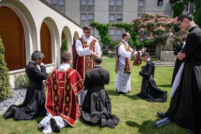 La Fraternidad Sacerdotal San Pío X desafía al Vaticano desde Suiza, Argentina e Italia