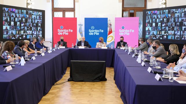 Fuerte consenso entre Perotti y los intendentes para llegar a una ley de autonomía municipal