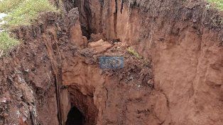 Por las lluvias cedió gran parte de la barranca en Diamante