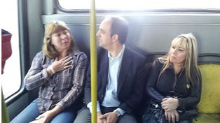 El intendente fue a trabajar hoy en colectivo