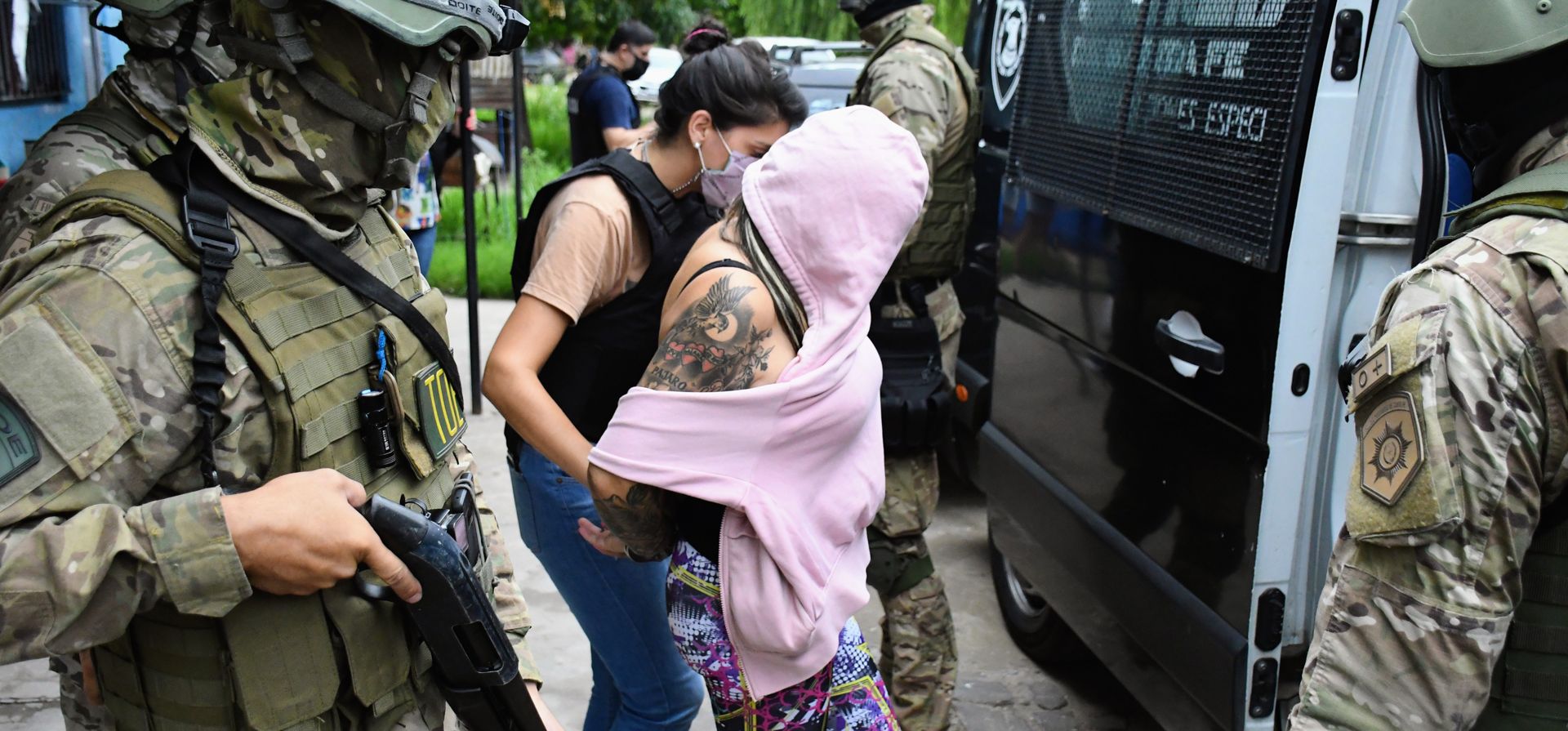 Detuvieron a la viuda y a un hijo de Pájaro Cantero por el tiroteo a un móvil policial