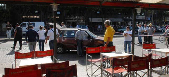 Infernal balacera entre polic&iacute;as y ladrones en San Mart&iacute;n y Uriburu