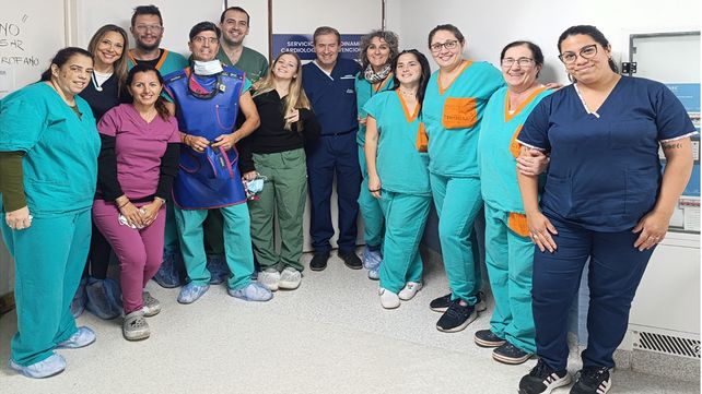 El equipo que llev&oacute; adelante la intervenci&oacute;n en el Hospital Centenario.&nbsp;