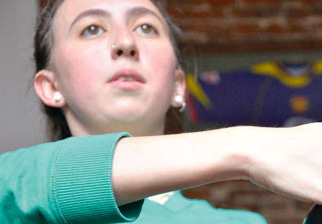 Virginia Reato forma parte del  Cuerpo de Baile de la Sociedad Española que se presentará el jueves a las 22.45 en la primara jornada de  Entreverarte en la Casa de la Cultura.