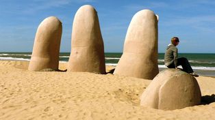 Uruguay analiza reabrir el turismo a extranjeros y permitir entrar a los argentinos