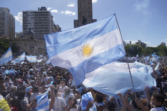 Los rosarinos coparon las calles para celebrar el triunfo mundialista