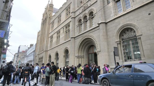Estudiantes cortaron la calle para visibilizar el conflicto.&nbsp;