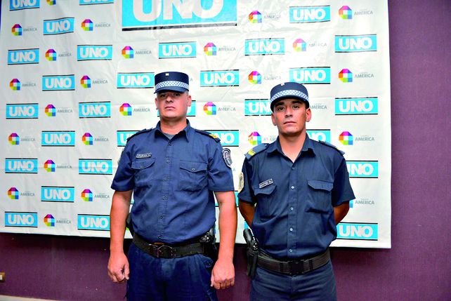 Los policías que fueron parteros en plena ruta