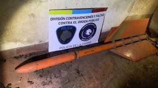 Allanaron una casa por violencia de género y encontraron un cohete militar