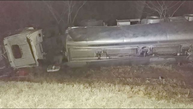 Derrame masivo de combustible en la ruta nacional 34.