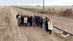 Funcionarios provinciales, senadores, autoridades comunales y productores recorrieron las obras del único gasoducto que se ejecuta en el centro-norte santafesino.