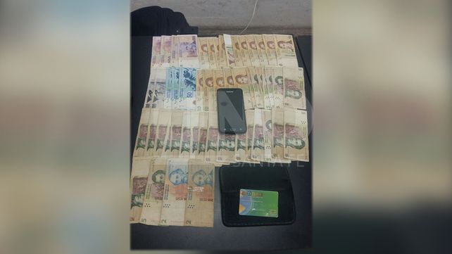 Tiene 16 años, asaltó a un taxista, y su abuela y su tía lo entregaron a la Policía