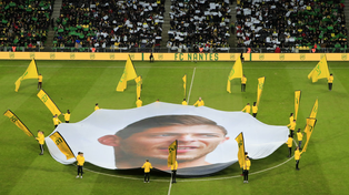 Emotivo homenaje a Emiliano Sala en el partido de Nantes