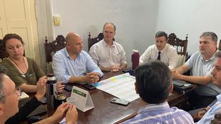 Intendentes vecinalistas debatieron con el Gobierno la reforma política y electoral.