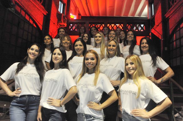 Belleza santafesina. Las 21 candidatas a Miss Universo Santa Fe recorrieron las instalaciones del Decano de la prensa argentina