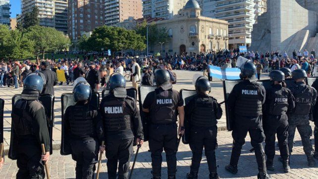 Un fiscal imputará por incitación a cometer delitos a los líderes de la marcha anticuarentena