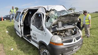 Bermúdez: diez personas resultaron heridas en espectacular vuelco