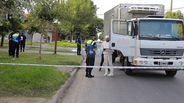 Paraná: un hombre de 80 años fue embestido por un camión y falleció