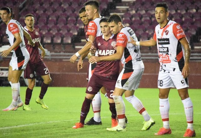 Patronato sigue en caída libre, perdió ante Lanús