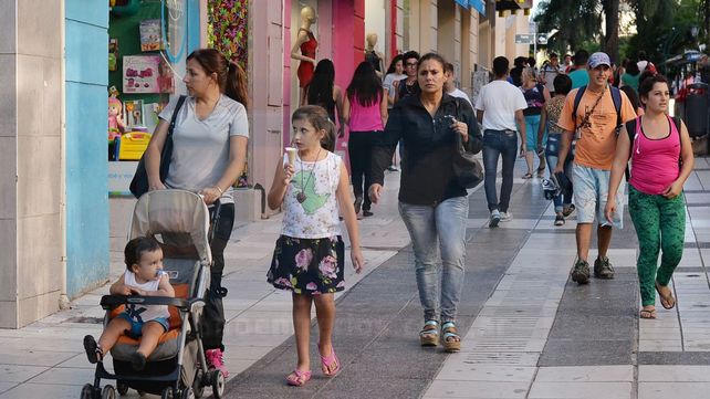 Jueves con cielo despejado y una temperatura máxima de 30 grados