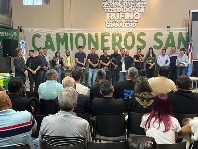 Camioneros de Santa Fe presentó la lista Verde y Blanca – Lealtad Nacional Camioneros de Santa Fe presentó la lista Verde y Blanca – Lealtad Nacional