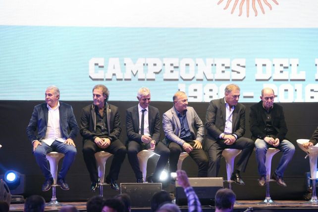 Santa Fe participó del homenaje a los campeones del mundo del 86
