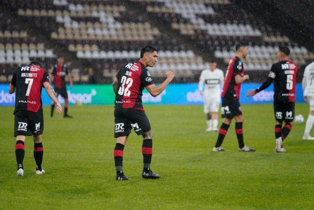 Santiago Solari le dio el triunfo a Newells ante Platense.