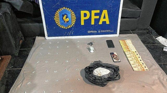 En el operativo se incautaron 36 envoltorios de cocaína listos para su venta.