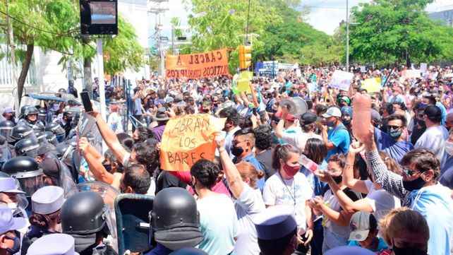 Formosa: brutal represión policial en una manifestación por el regreso a fase 1