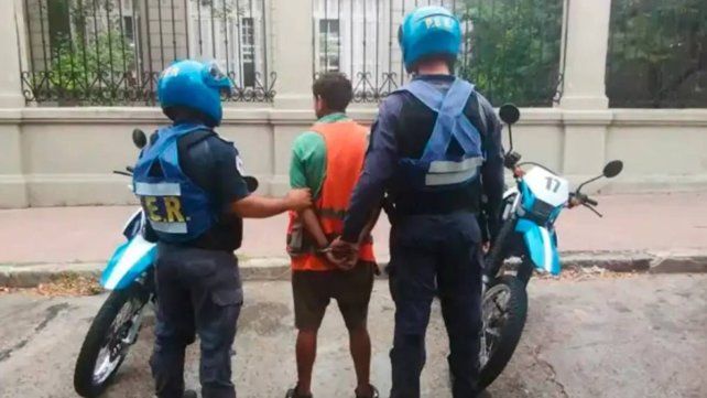Paraná: cuidacoches mató de una puñalada a la actual pareja de su ex