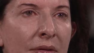 Una artista sorprendida en plena performance por su gran amor, 23 años después