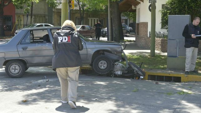 Personal de la Policía de Investigaciones trabaja en el lugar del siniestro.&nbsp;