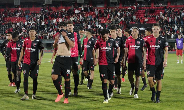 Newell’s debe sacar cuatro puntos de los seis que restan para asegurarse la permanencia. Si no lo consigue