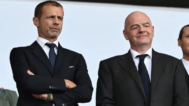 El presidente de la UEFA pidió la renuncia de Infantino y se bajó como posible sucesor.