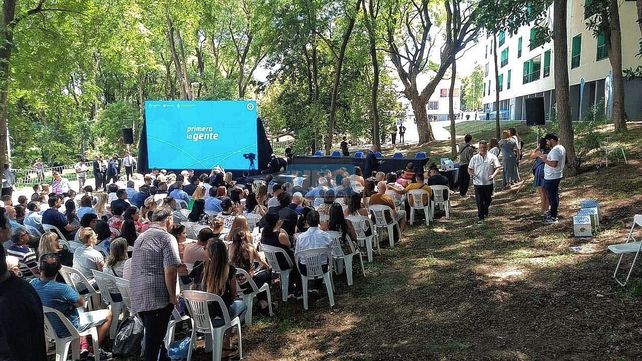 Alberto Fernández entregó la vivienda número 85.000 en Paraná