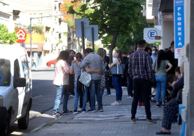 Tristeza y silencio en el velorio de Joaquín Pérez, el arquitecto asesinado en Arroyito