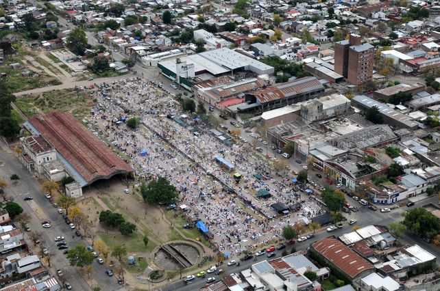 Ferrocarril Mitre en Bulevar Zavalla y General López.