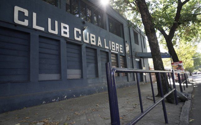 Una ola de robos sin pausa deja en una delicada situación a los clubes de barrio. En Cuba Libre ingresaron dos veces en una semana y se llevaron de todo.