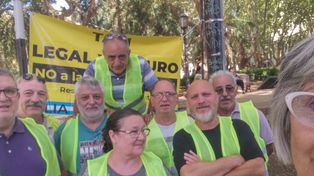 Taxistas dicen que los viajes cayeron un 60 % y vuelven contra Uber