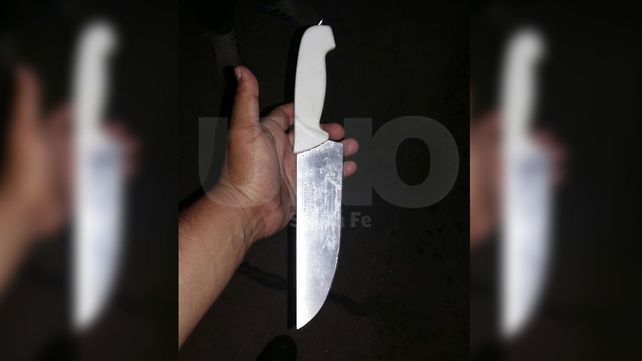 Le secuestraron una cuchilla de 20 centímetros a un pasajero de un colectivo de la Línea 5 Le secuestraron una cuchilla de 20 centímetros a un pasajero de un colectivo de la Línea 5