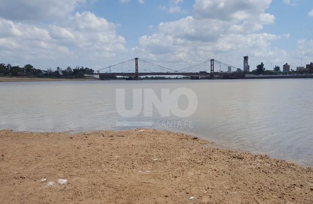 El río sigue bajando y hay mucha playa en Santa Fe