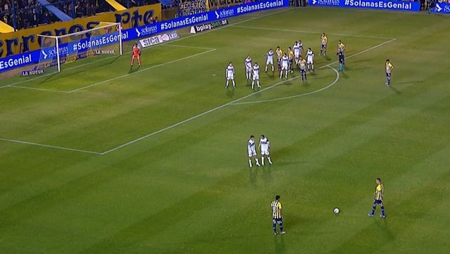 El Central del debutante Tevez no pudo ante Gimnasia que lo venció por la mínima
