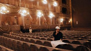 Descubren robo de varios objetos y documentos del teatro Colón
