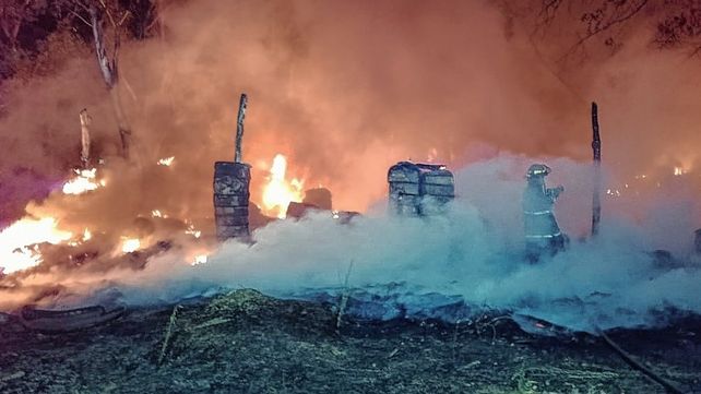 Robo e incendio se registró en la noche del lunes en el predio del Automóvil Club Santa Fe