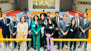 La convocatoria está dirigida a jóvenes universitarios de hasta 30 años de edad en abril de 2026