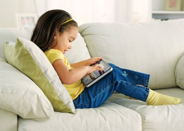 Recomiendan estrategias digitales para fomentar la lectura en los chicos