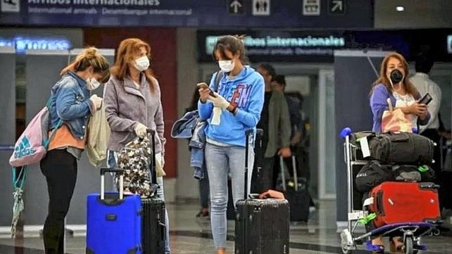 Algunos turistas podrán ingresar al país sin estar vacunados