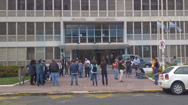 Reclamo de Justicia por Gabriel Gusman frente a Tribunales: Fue fusilado de la peor manera